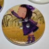 Knoflík dřevěný 30 mm holčička fialová