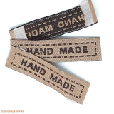 Hand Made...textilní etiketa 45 x 10 mm hnědá světlá