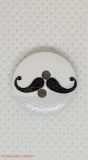 Knoflík dřevěný moustache knír knírek 15 mm fous