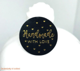 Etiketa nálepka Handmade with love 25mm černá se zlatým písmem