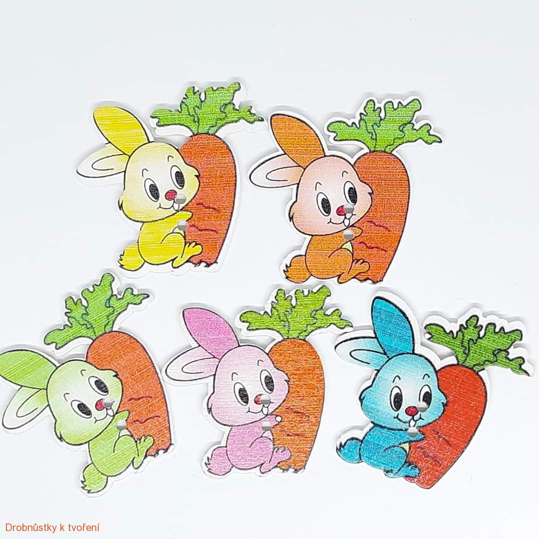 Dřevěný knoflík králík králíček zajíc s mrkví 37 x 37 mm 