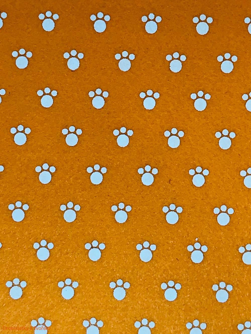 Filc..plsť ťapičky oranžová 15 x 15 cm