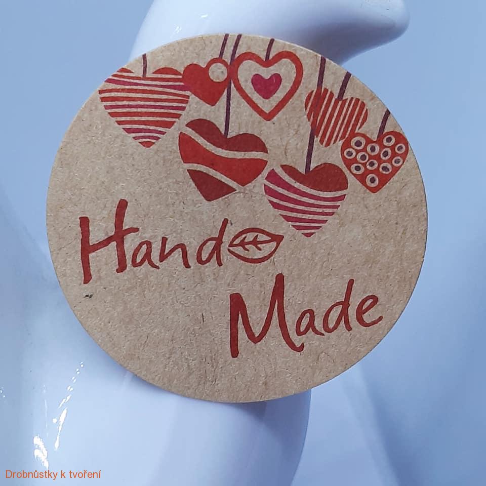 Hand Made etiketa nálepka přírodní zavěšená srdíčka 35 mm - 12 ks/bal