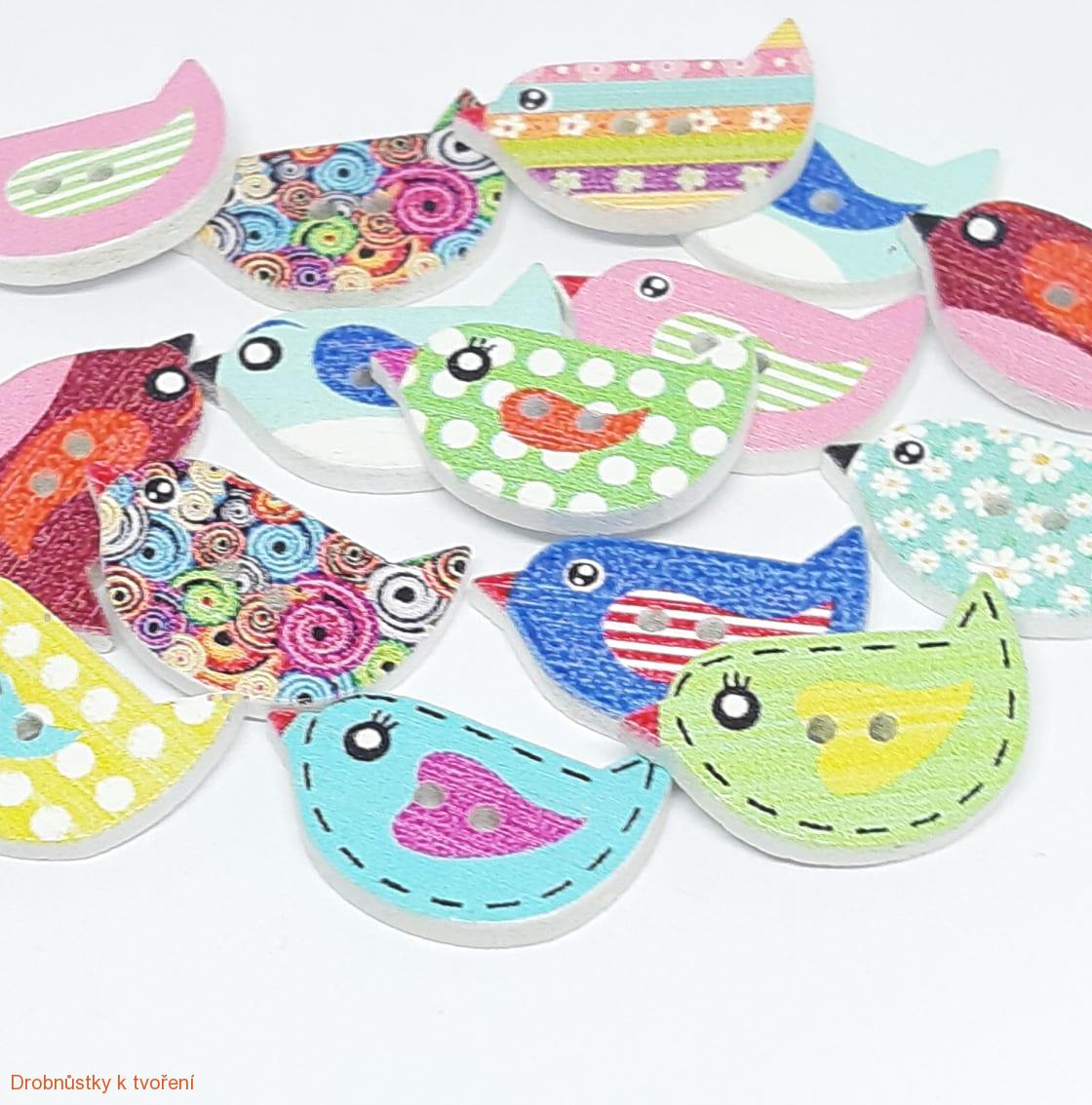 Dřevěný knoflíček ptáče ptáčátko 25x20mm MIX BAREV