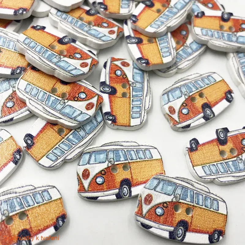 Dřevěný knoflík knoflíček 27x18mm autobus