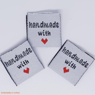 Textilní etiketa handmade with love 20x20 mm bílá všívací se srdíčkem