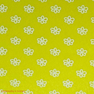 Filc..plsť květinkovaná žlutá 15 x 15 cm