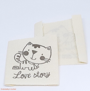 Textilní etiketa 30x35mm označení "love story" kotě koťátko s miskou