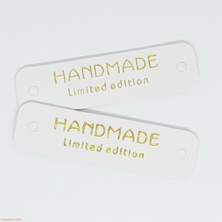 Hand Made koženkový štítek 55x15 mm bílý se zlatým písmem