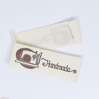 Handmade..Textilní etiketa 45x15mm s motivem světlého šicího stroje