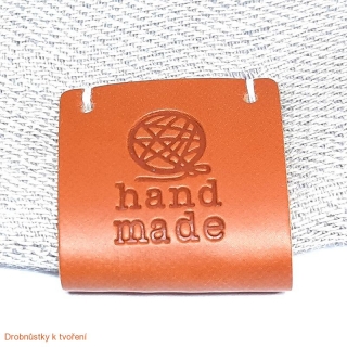 Koženkový štítek Hand Made našívací 50x25m s klubíčkem